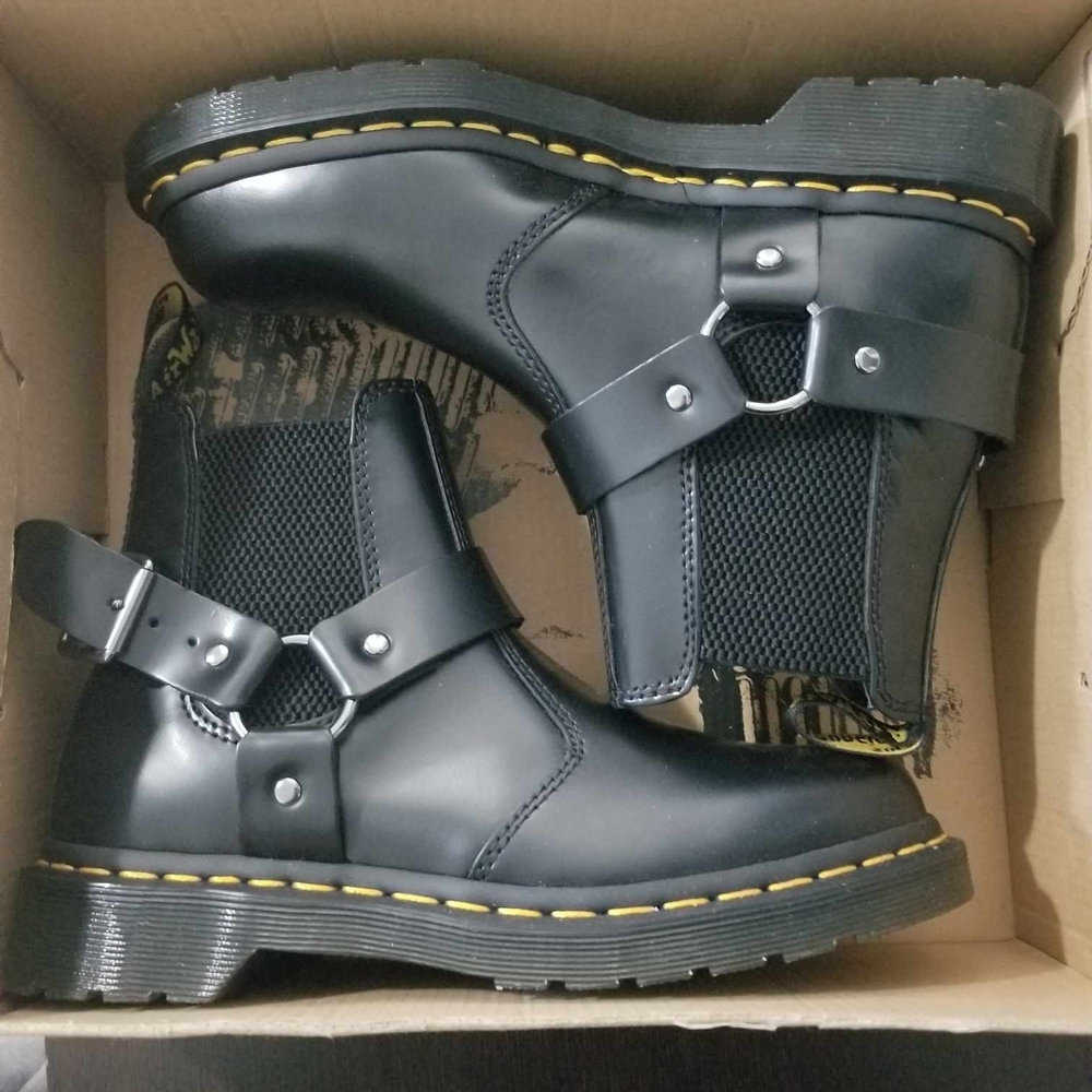DR. MARTENS WINCOX Black Leather Ankle Boots with Buckle Detail WOMENS SIZE 7 US